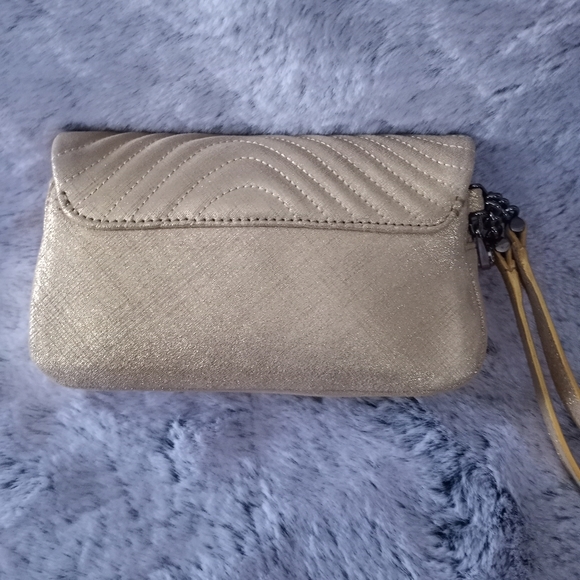 Henri Bendel No. 7 Quilted Bag Blue with Gold Hardware EUC  Henri Bendel quilted N°7 golden clutch